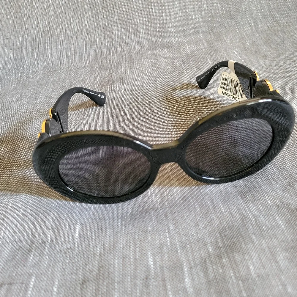 New Women's Versace Black Gold Medusa Head Biggie Sunglasses (Regular not Oversz - Picture 16 of 16